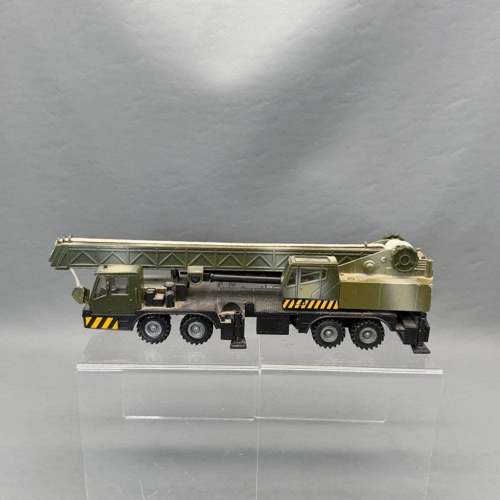 Vintage Military Construction Crane Truck No. 76101 Die-Cast Plastic 12-Wheel VG